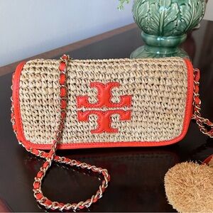 Tory Burch Crossbody Bag. Preowned.  Tangerine. Leather/Gold Detail.